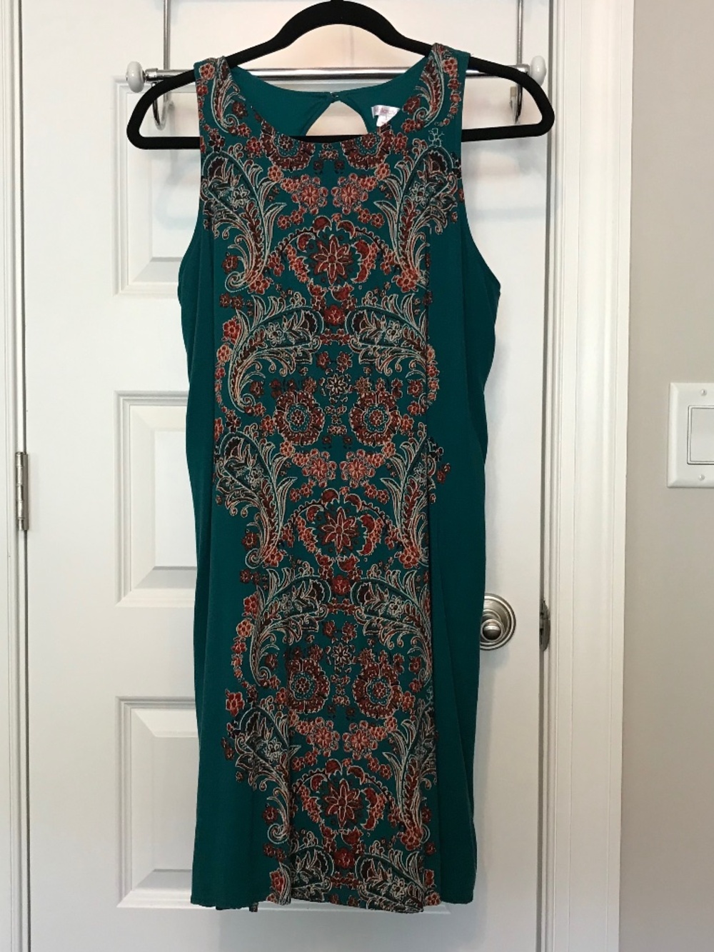 Xhilaration green sleeveless boat-neck floral / paisley design midi dress (L)